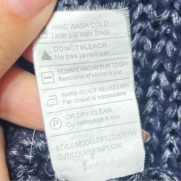 Vince Metallic Textured V Neck Sweater in Navy S - Picture 11 of 13